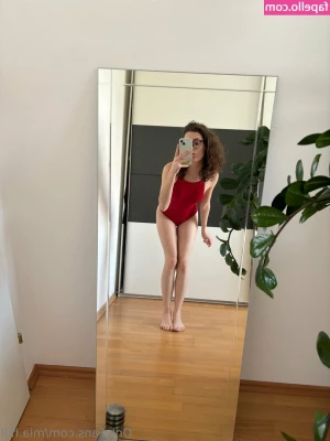 mia.hill [ mia-hill-6 ] - Would go live but ima make a video for y all instead
