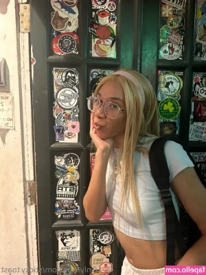 sticky.toast [ sticky-toast ] - That ass can take it all
