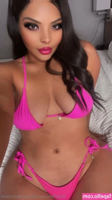 phatandjuicybox - cumming with dildo