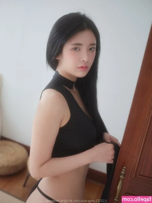 160cm_my_yeon [ 160cm-my-yeon ] - Rodrigo loves to take pictures before I’m ready. Lol the first shot