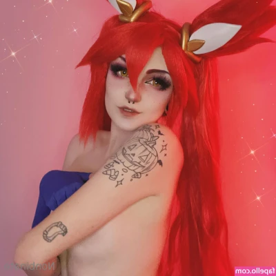 Nonbinate - My ass little but it can jiggle.