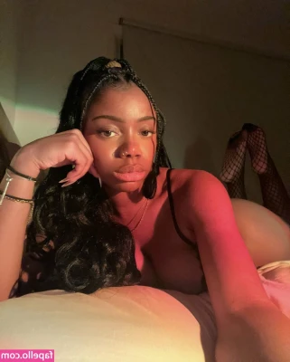 Camilleownsyou - LETS PLAY A GAME🤭 message me right now so we can play a little