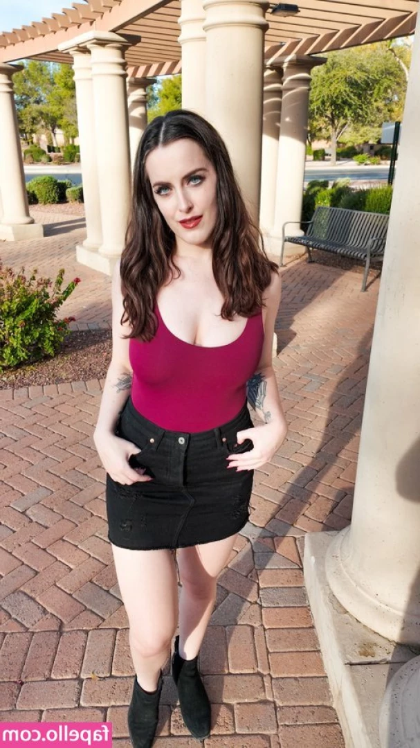 Scarlettgoddessч [ scarlettgoddess ] - BALANCED    - expressing emotions with portraits  a female touch