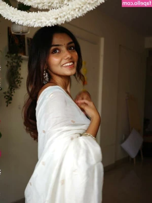 Malvika Lilla [ malvika-lilla ] - Let's get fit together! I know just a thing that will make us sweat!