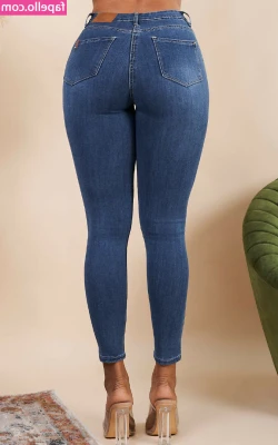 missoriell - 1 like = 1 spank 👋🏻😤