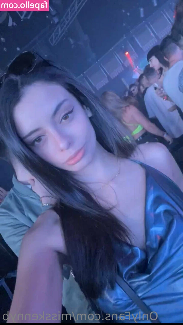 misskennyb - Weekly naked smoking video I filmed a few days ago! (Only a couple