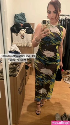 Jojo Levesque [ jojo-levesque ] - This has such a sneaky vibe  I love it    I just can t help myself 
