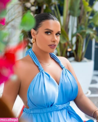 Joy Taylor [ joy-taylor ] - Q: Do you use DILDO/SEX TOYS? A: No 😅😅😅 ... for juice ->