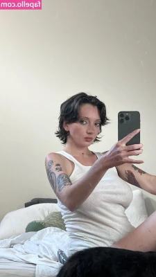 onlyzaboomafoo - long nails long hair tiny waist and big ass big tits  what more can