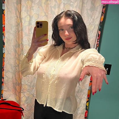 onlyzaboomafoo - guess what color panties I m wearing  winner gets a free pic of me in