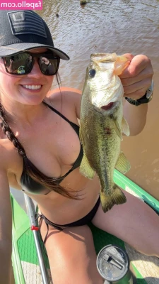 Hannah Barron [ hannah-barron ] - Who wants more content