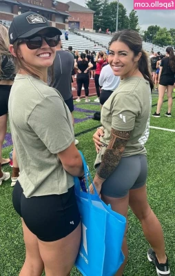 Hannah Barron [ hannah-barron ] - Want to see me take this massive fucking thing  It sure made my pussy