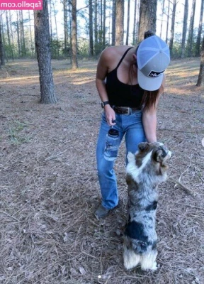 Hannah Barron [ hannah-barron ] - Day 4 of no power & shitty cell service🤦‍♀️🤦‍♀️