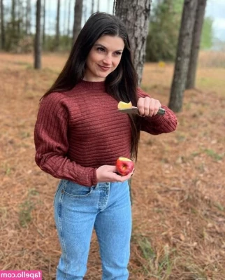 Hannah Barron [ hannah-barron ] - Whoopsie goldberg lol  stay tuned for more dildo content