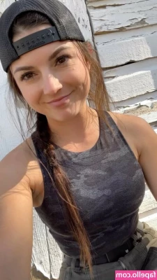 Hannah Barron [ hannah-barron ] - Put inside while I open my ass for you 😈 Mete aqui de ladinho