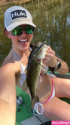 Hannah Barron [ hannah-barron ] - Tip $25 for this 9 pic set, pics without the triangle top underneath