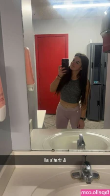 Hannah Barron [ hannah-barron ] - After these pics I masturbated with the shower head😳 has a nice