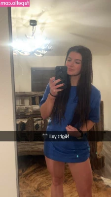 Hannah Barron [ hannah-barron ] - Isn’t this the cutest picture of the biggest tits?