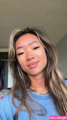 lucylee18 [ lucylee18-4 ] - Want a handful?