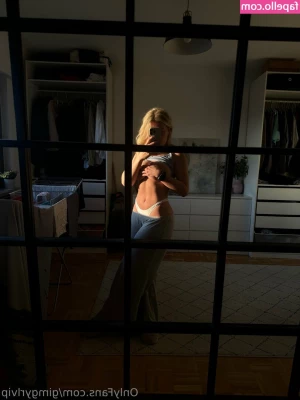 gimgyrlvip - Cute little feet 🌹✨
