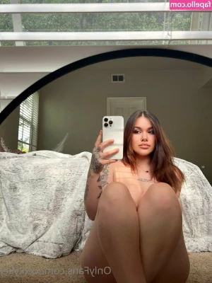 kyliejordanfree - Who is feeling a little horny today??