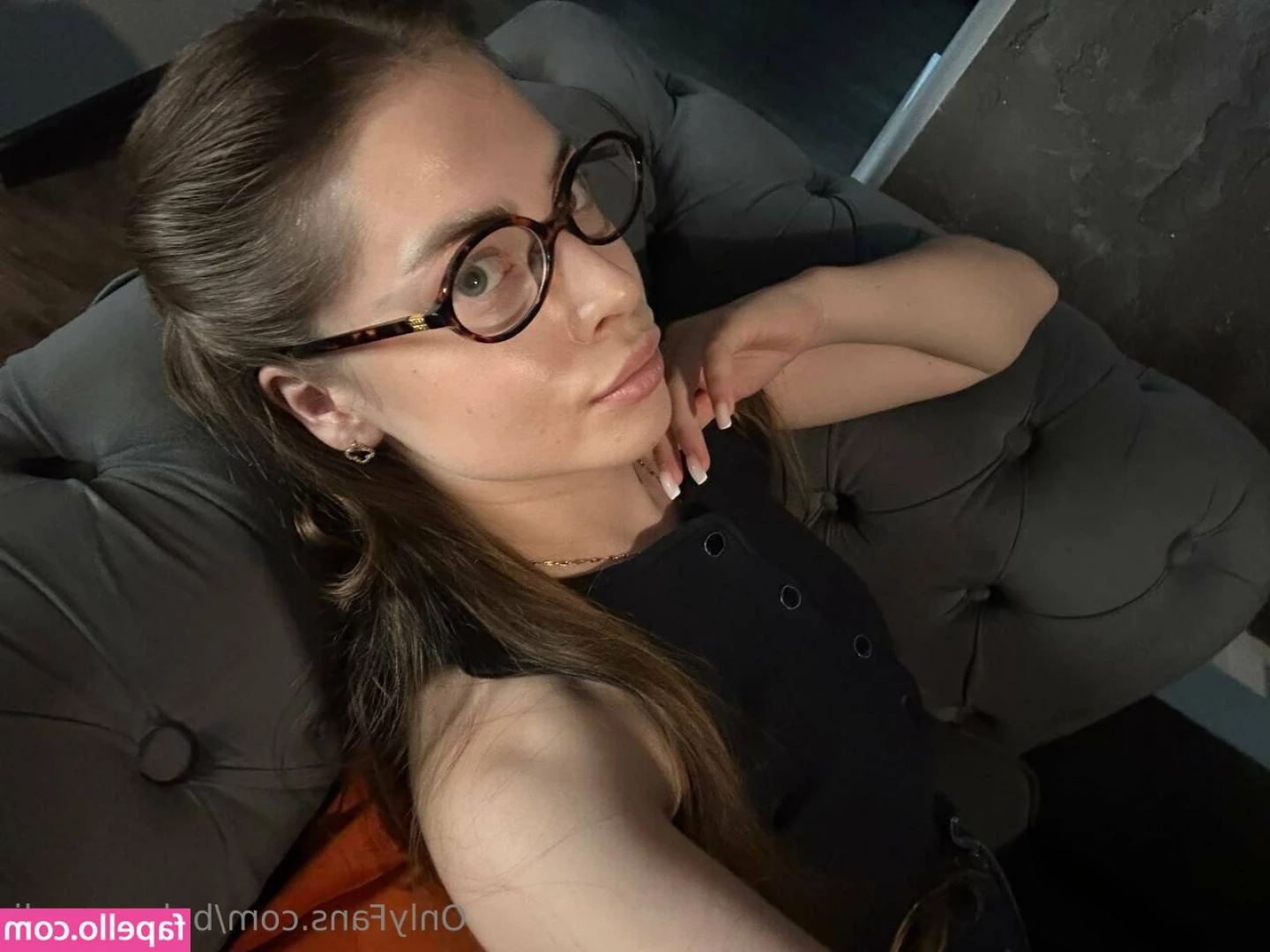 babyxameli - who wants my key   locked girls   stay desperate