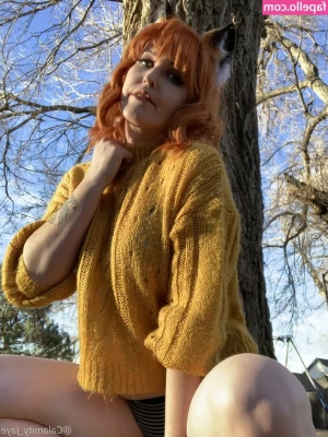 calamity_jaye [ calamity-jaye ] - Qué haces si me encuentras así en tu camita  No vale responder que