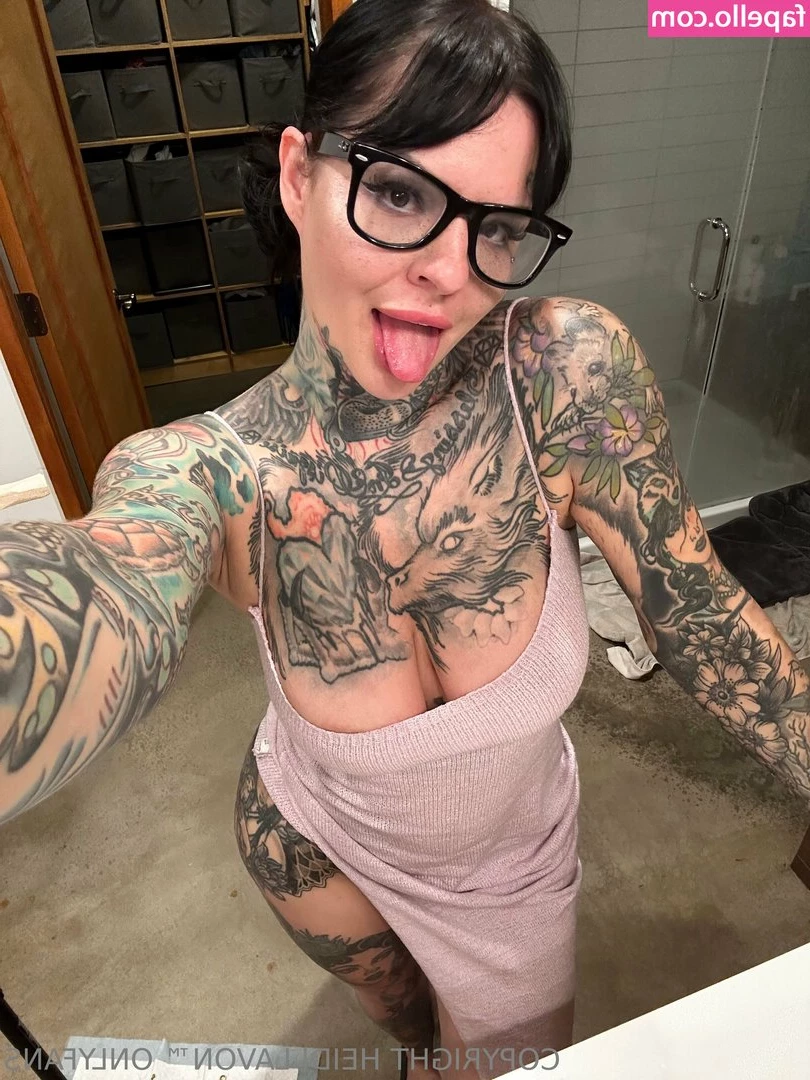 heidilavonfree [ heidilavonfree-9 ] - I love how my butthole looks in this angle 😍
