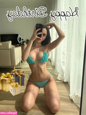 juliavossfree - How badly do you want to see this unblurred 💁🏼‍♀️🤭