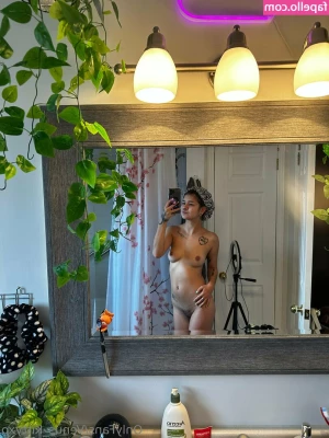 venus_kittyxo [ venus-kittyxo-1 ] - 2 If you like it then you should have put a ring on it