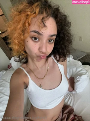 angelicaaaaa [ angelicaaaaa-3 ] - Odio salir de la cama cuando hace frío