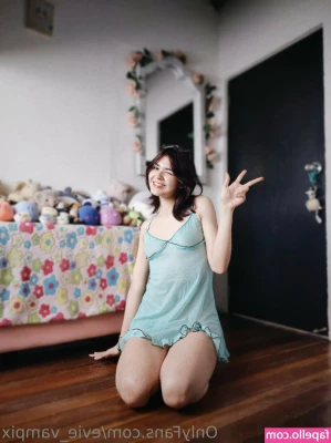 evee_meow [ evee-meow ] - I m sad  make me feel better with a fat tip