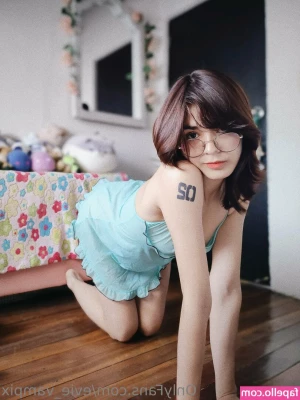 evee_meow [ evee-meow ] - Cum in my mouth