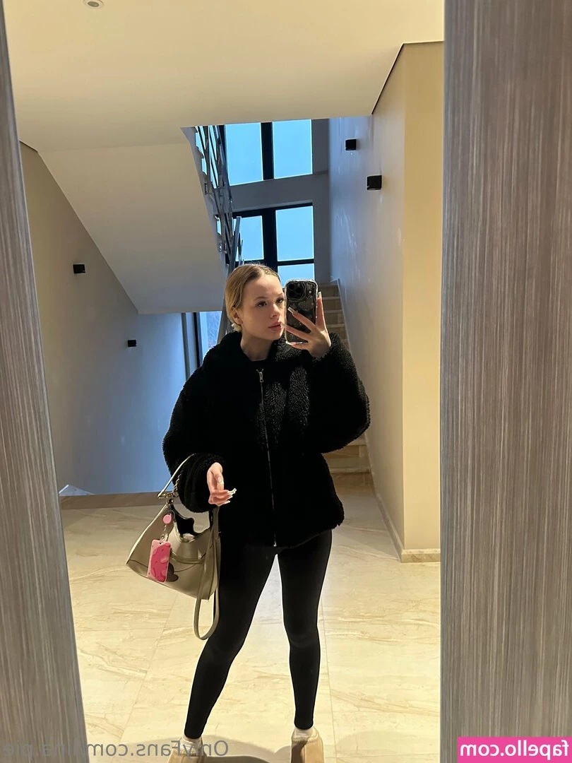 lina.pie [ lina-pie-1 ] - Did you misss what my pussy looks like daddy   because I want you to
