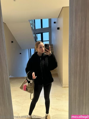lina.pie [ lina-pie-1 ] - Did you misss what my pussy looks like daddy   because I want you to