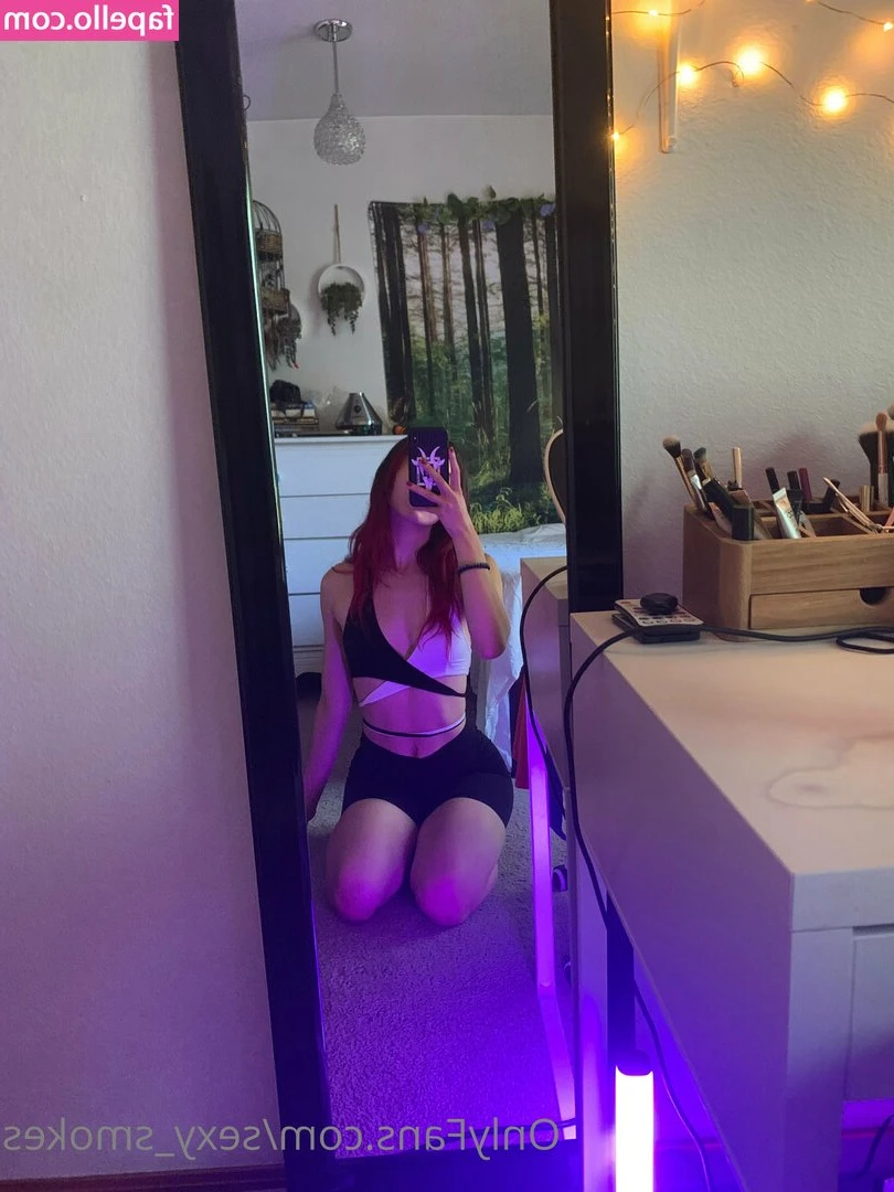 sexy_smokes [ sexy-smokes ] - check out my last video if you missed it 😘