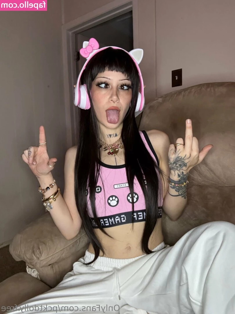 fayebluexfree - anyone hungry