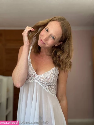 lottieonlyfans - Excercisings been helping me out a lot lately🖤