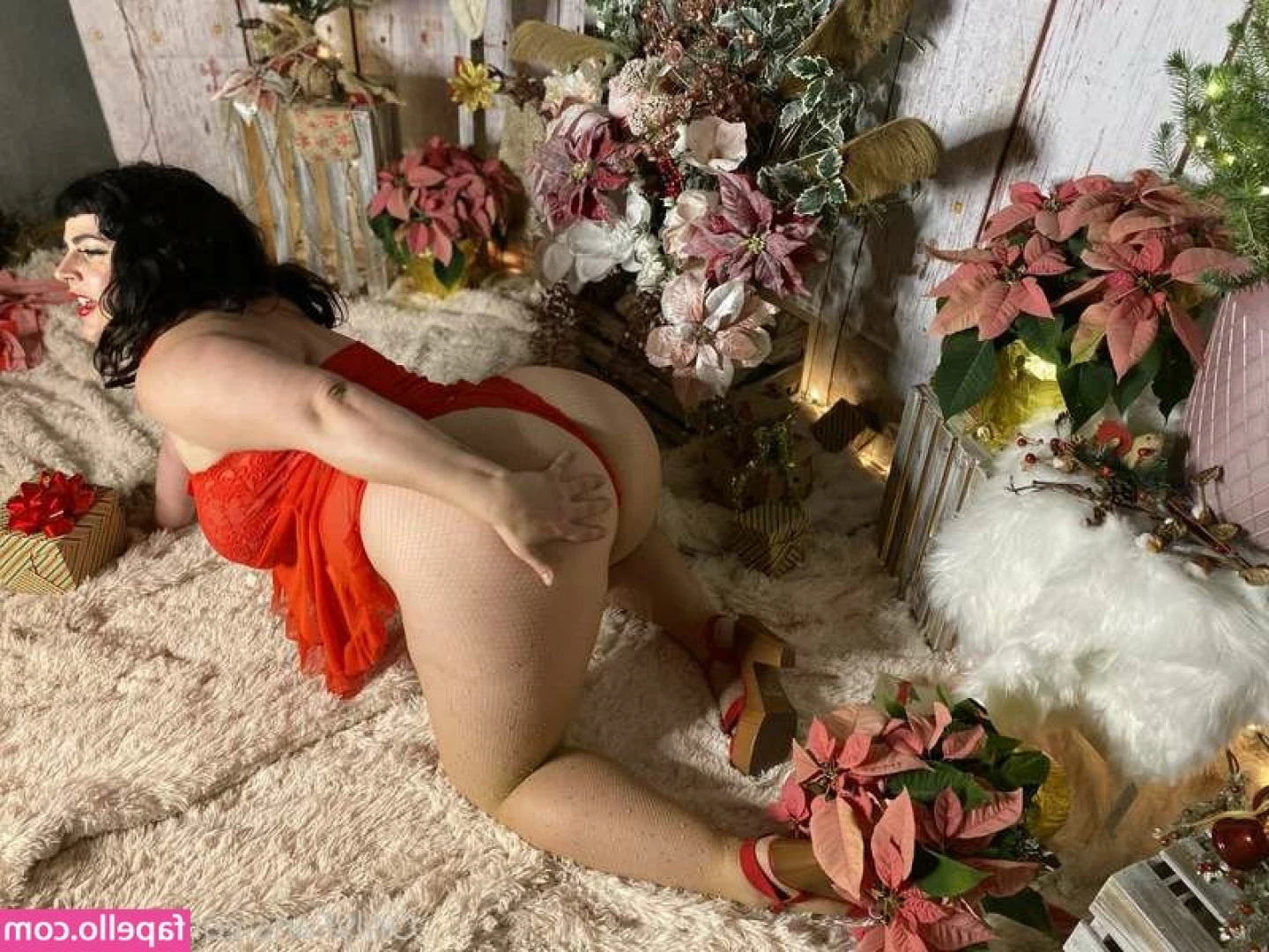 Lyssa Rose [ lyssa-rose ] - @stillmostlyjersey Fooling around, Happy Holiday