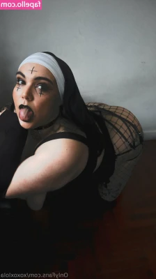 yourgirllolax - I know you were like "but how does the booty look in it?"