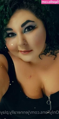 jennerally.playful [ jennerally-playful ] - My panties are under there somewhere 🧐
