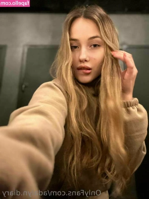 adalyn.diary [ adalyn-diary ] - Wanna see me without the apron?👀  See it on the paid page tomorrow
