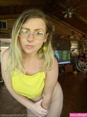 ChelleSilverstein - Idk if anyone has noticed but Onlyfans has been sporadically sending