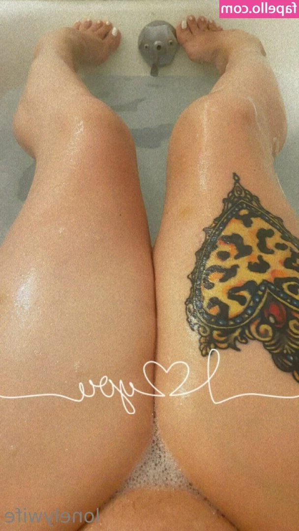 lonelywife - 🐷...We should fuck right now, you'd pull my g string to the side