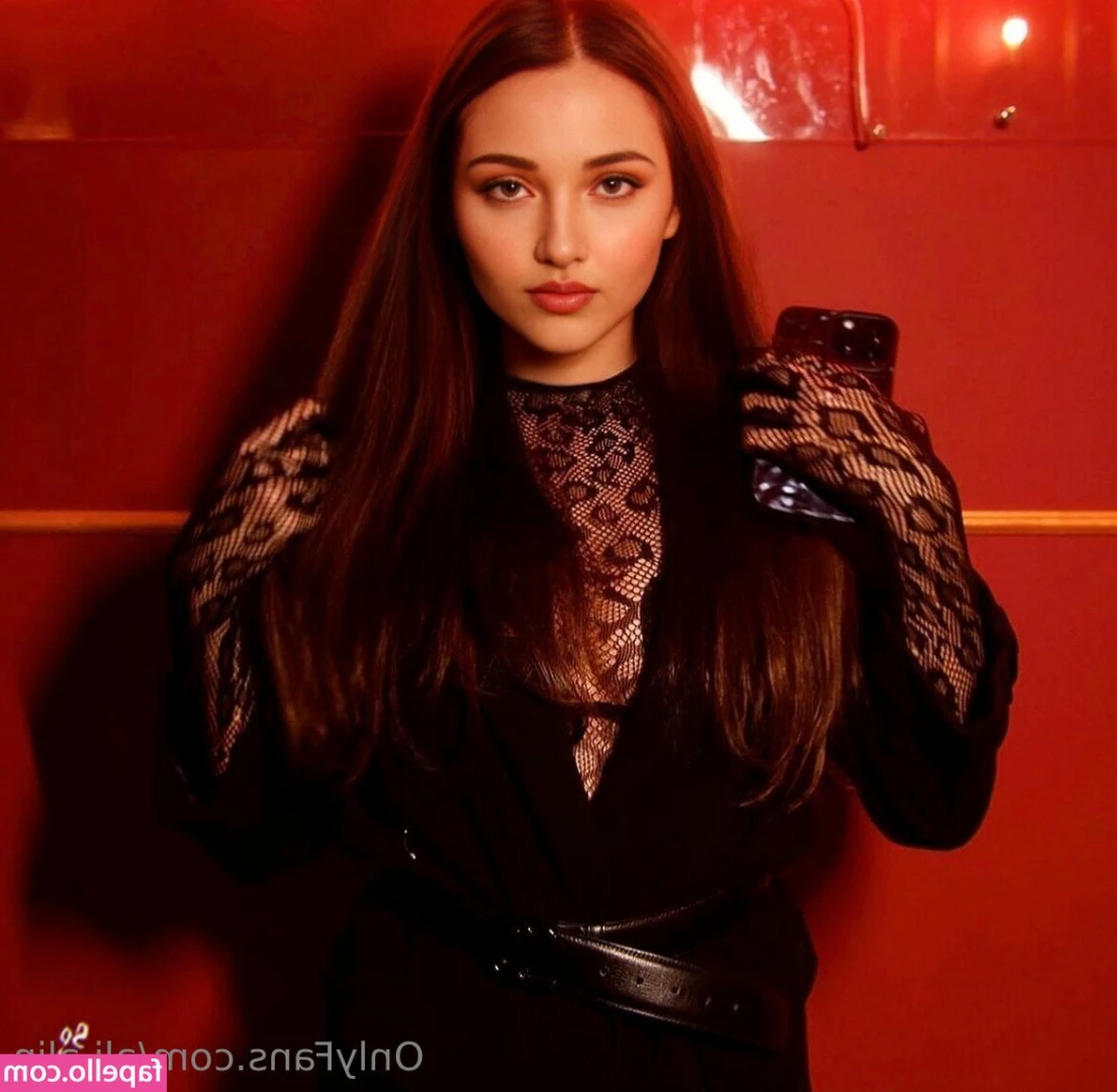 ali.alin [ ali-alin ] - Are you here? 😇 I do custom videos and video call! Hit me up! 💖