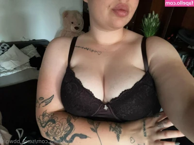 sexy_bbwgirl [ sexy-bbwgirl ] - would you like to cum on my tongue?  te gustaría correrte en mi