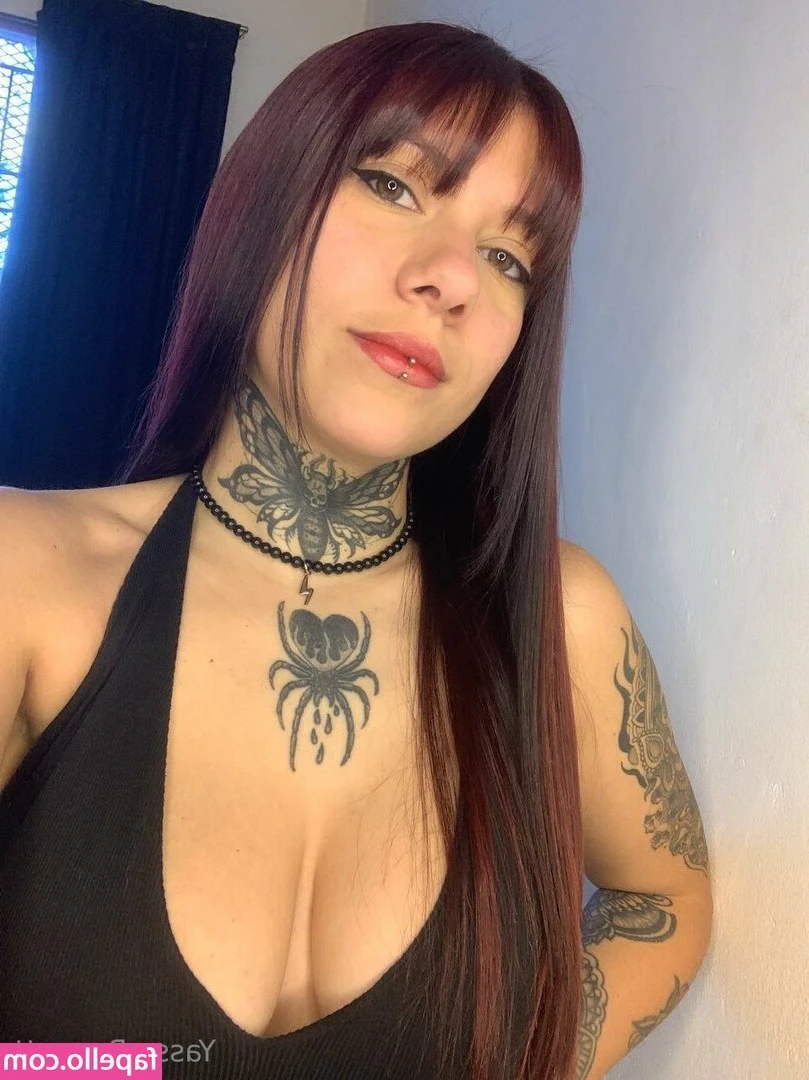yassybennettxxx - Start your Friday with a BANG! 🍈🍈