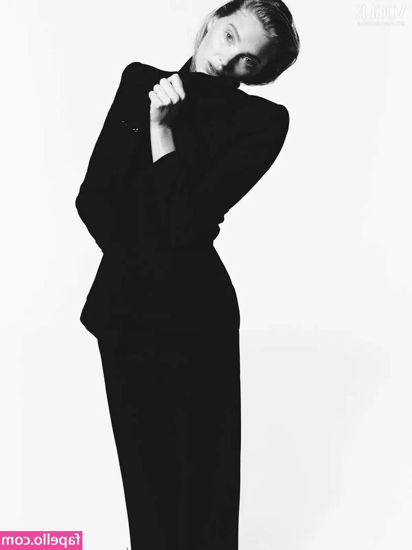 Elsa Hosk [ elsa-hosk ] - Make a request to see my girl and I