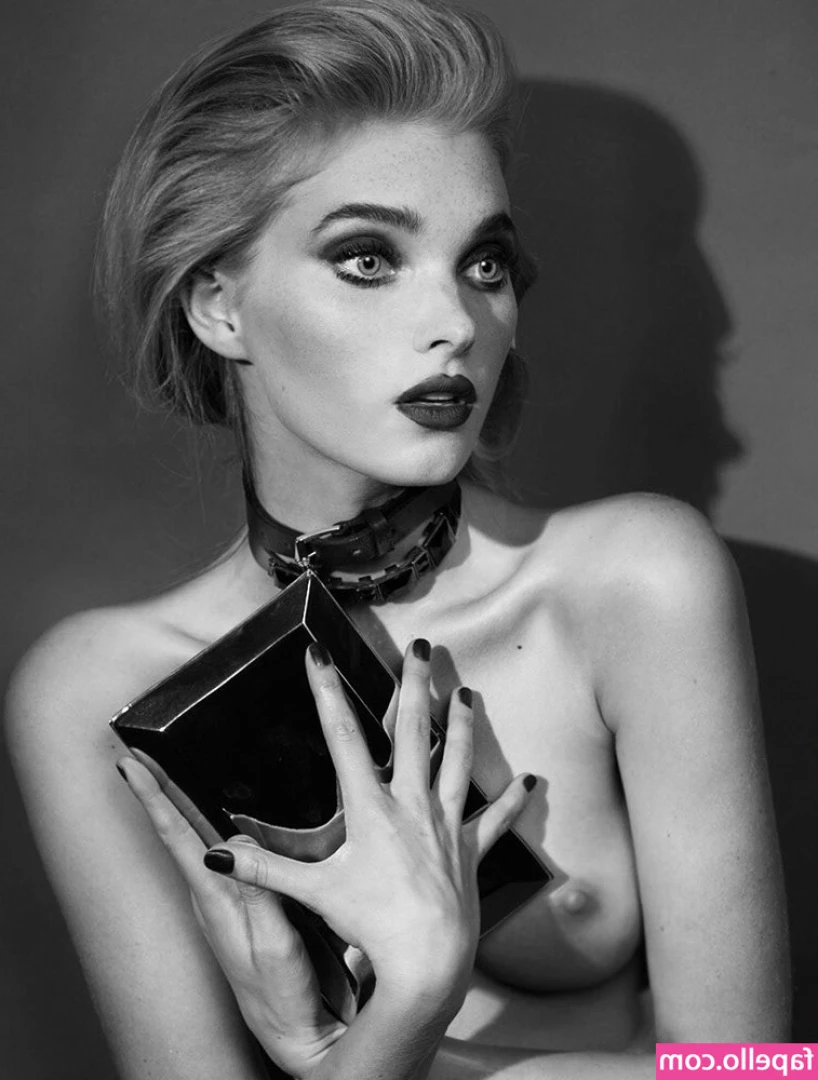 Elsa Hosk [ elsa-hosk ] - I reallllly wanted to get freaky in this little cave at the mini golf