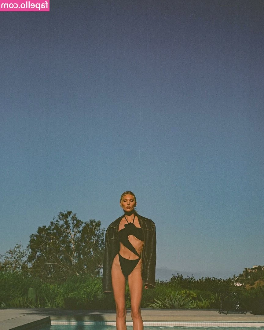 Elsa Hosk [ elsa-hosk ] - Dancing in a onesie